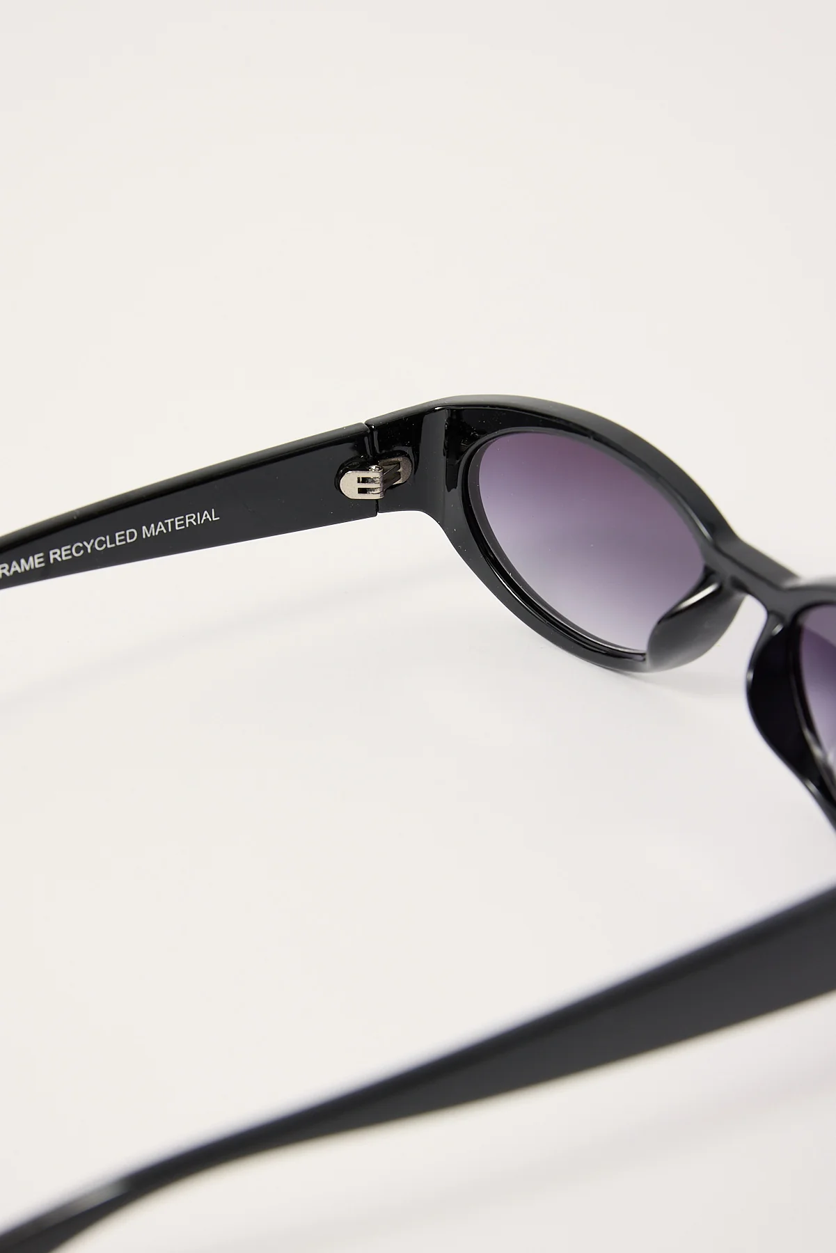 Deep In Vogue Black 3 Deep In Vogue Black