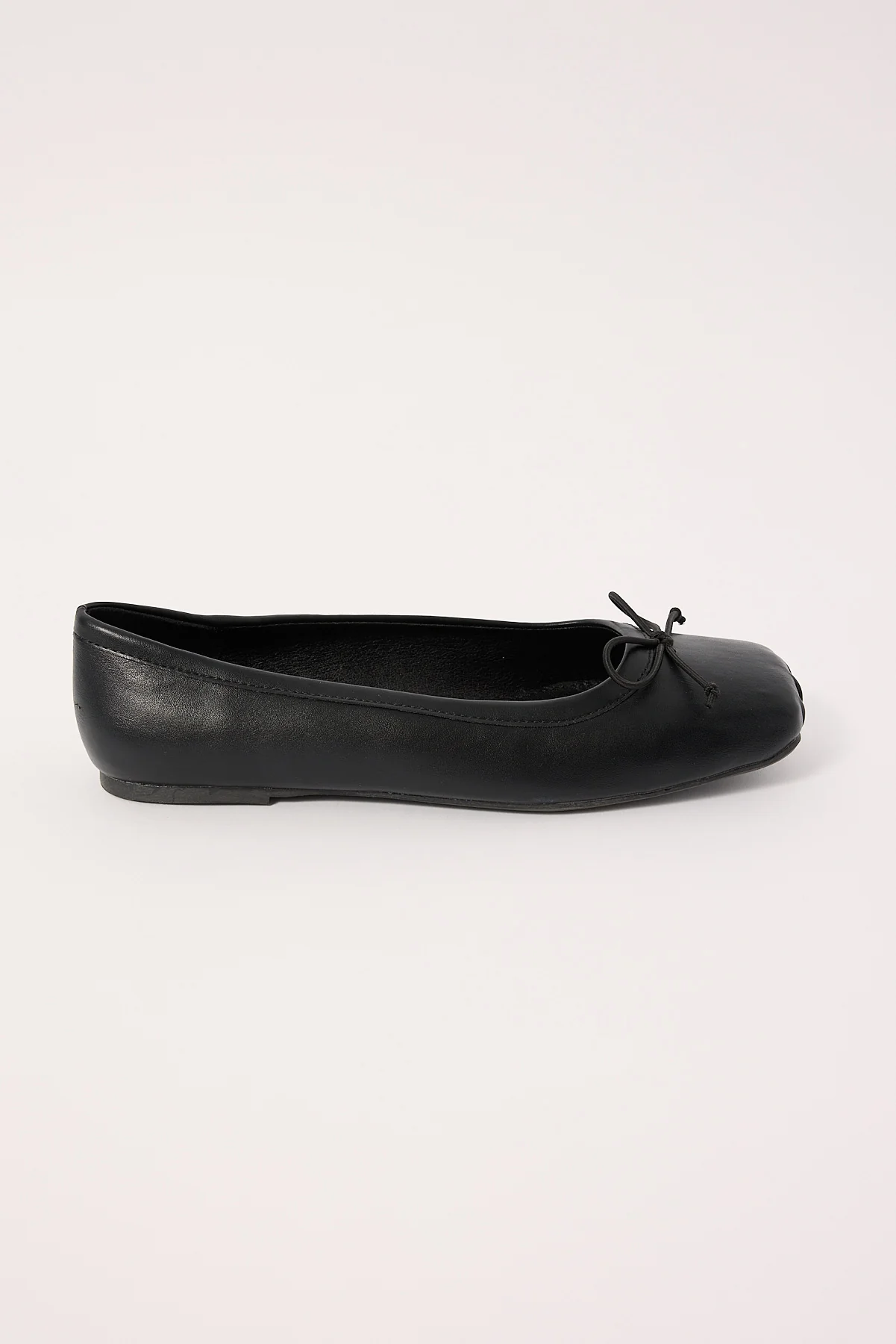 Laine Smooth Ballet Flat Black Black