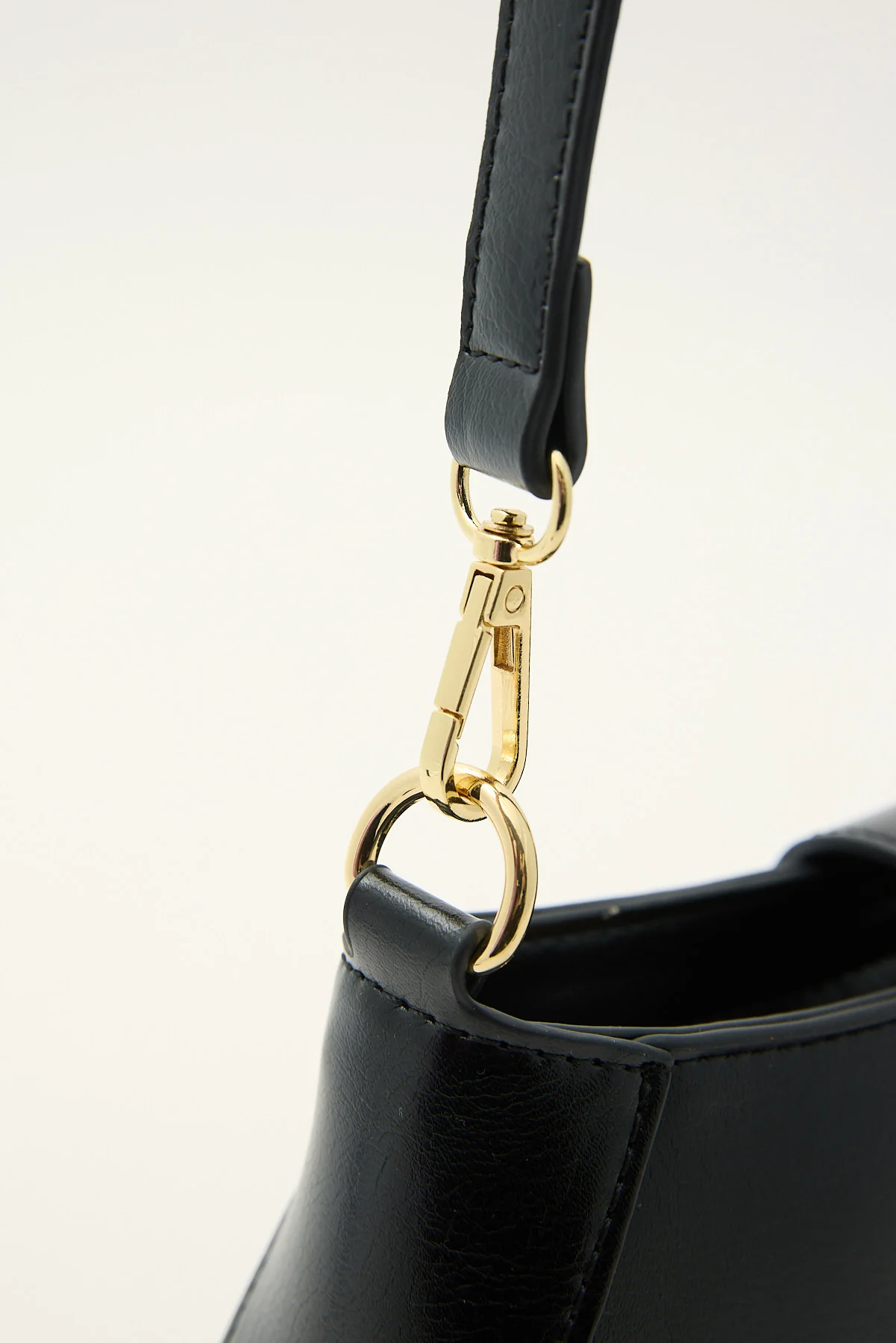 Ripley Black PU/Gold 4 Ripley Black PU/Gold