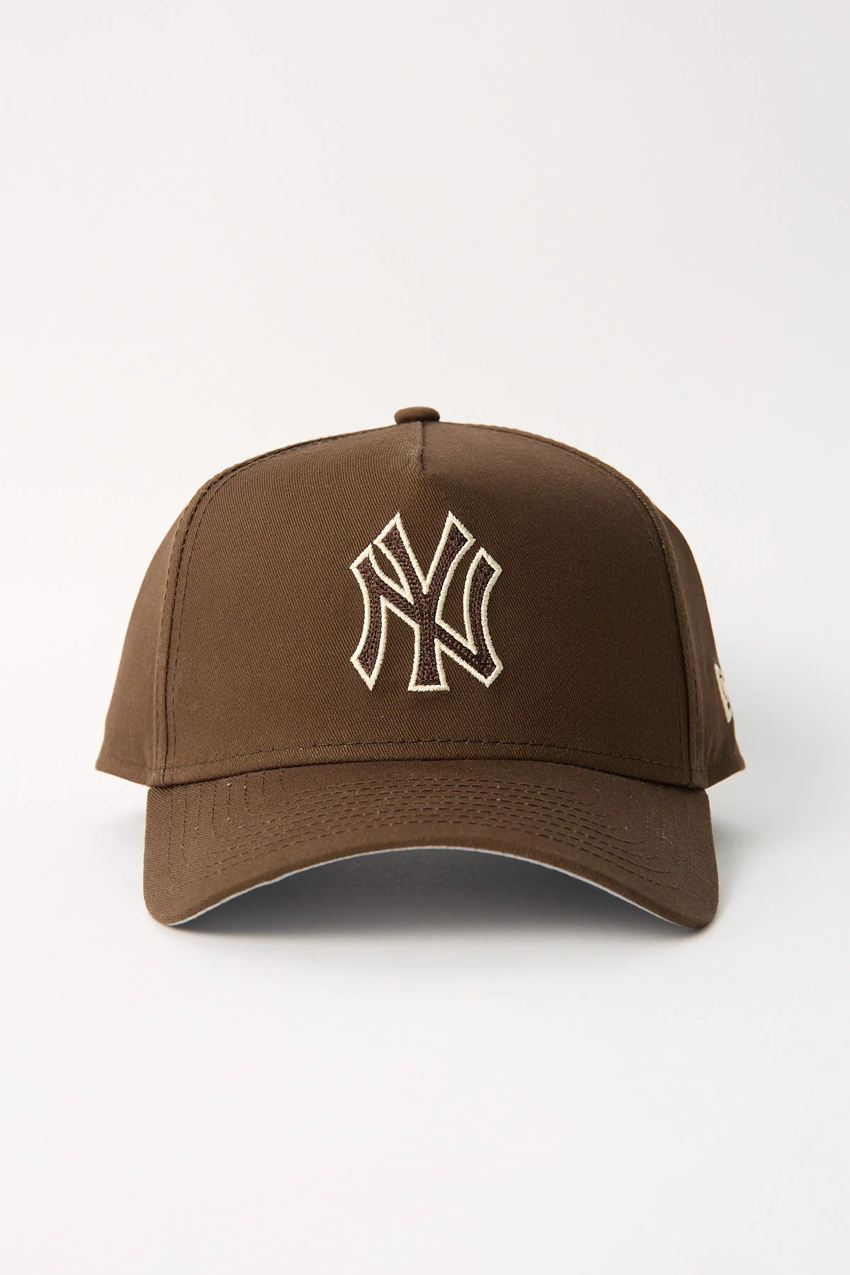 9FORTY A-FRAME EARTH TONAL CHAINSTITCH NEW YORK YANKEES WALNUT/GREY UV
