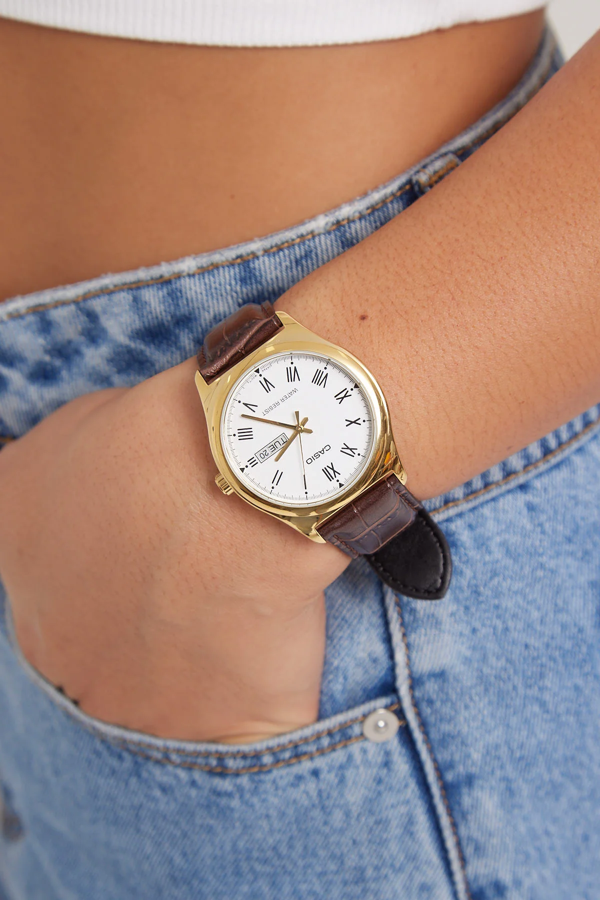 MTPV006GL-7B Analogue Watch Gold/Brown 5 MTPV006GL-7B Analogue Watch Gold/Brown