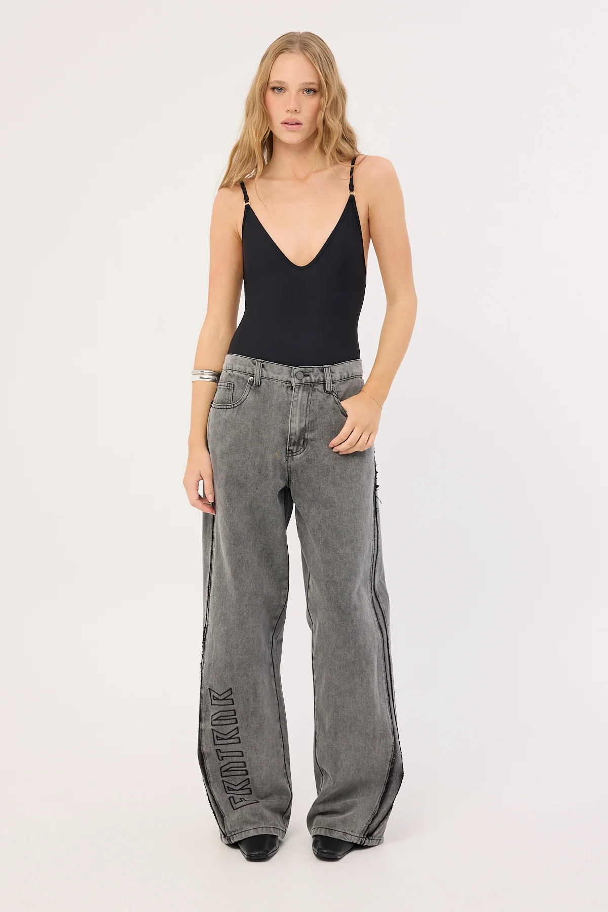 FRNTRNR Baggy Jean Washed Black 10 FRNTRNR Baggy Jean Washed Black
