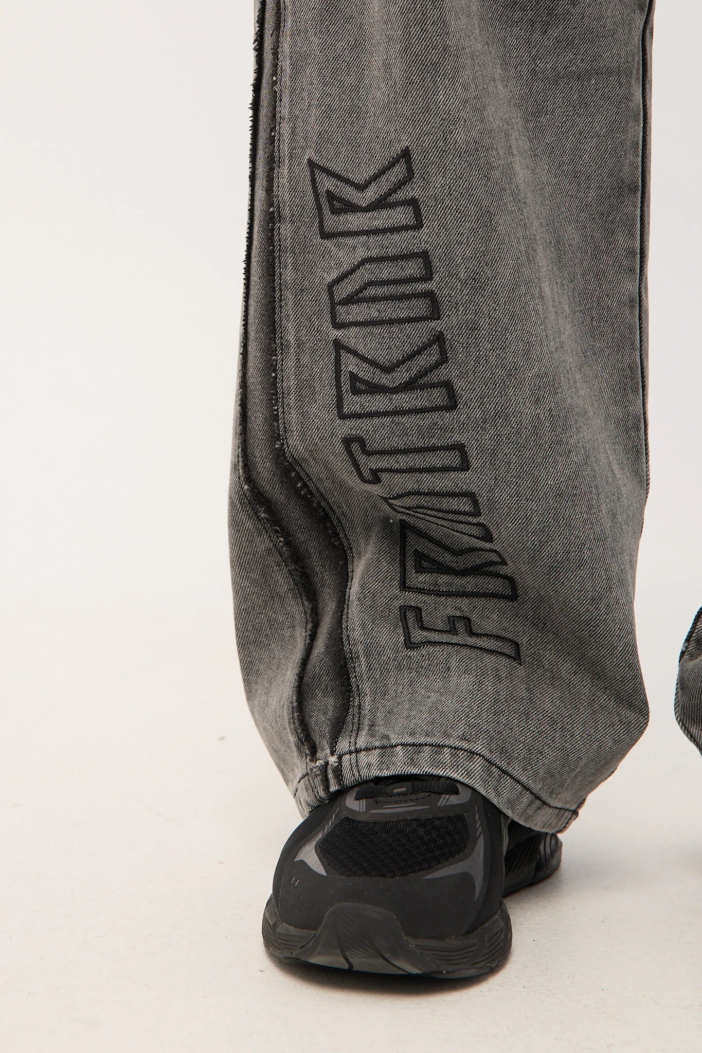 FRNTRNR Baggy Jean Washed Black 8 FRNTRNR Baggy Jean Washed Black