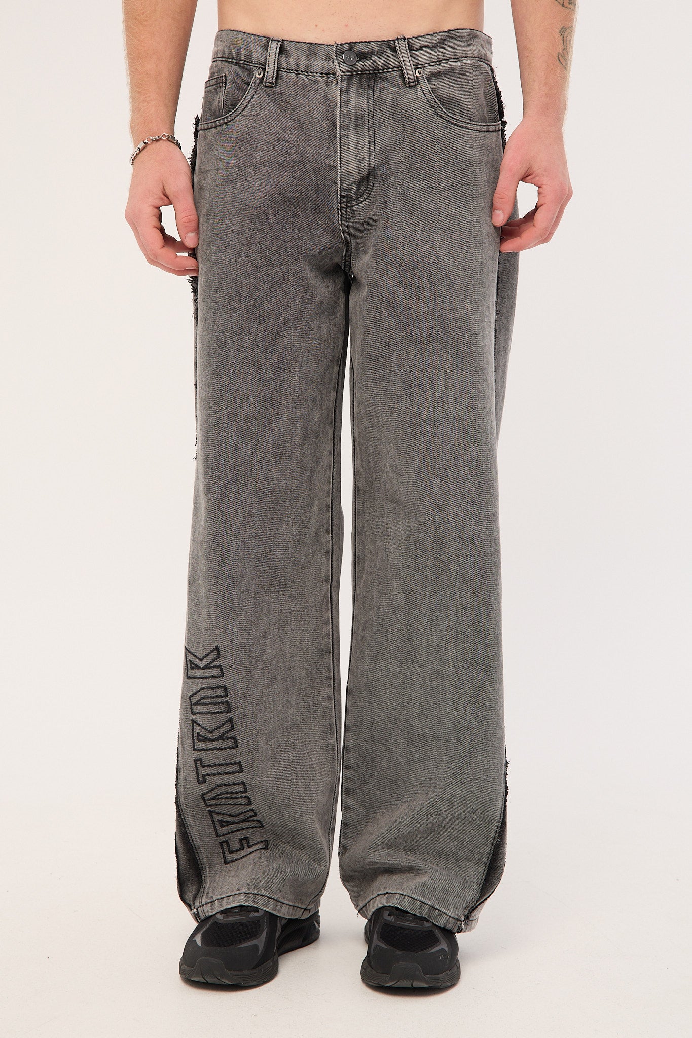 FRNTRNR Baggy Jean Washed Black 9 FRNTRNR Baggy Jean Washed Black
