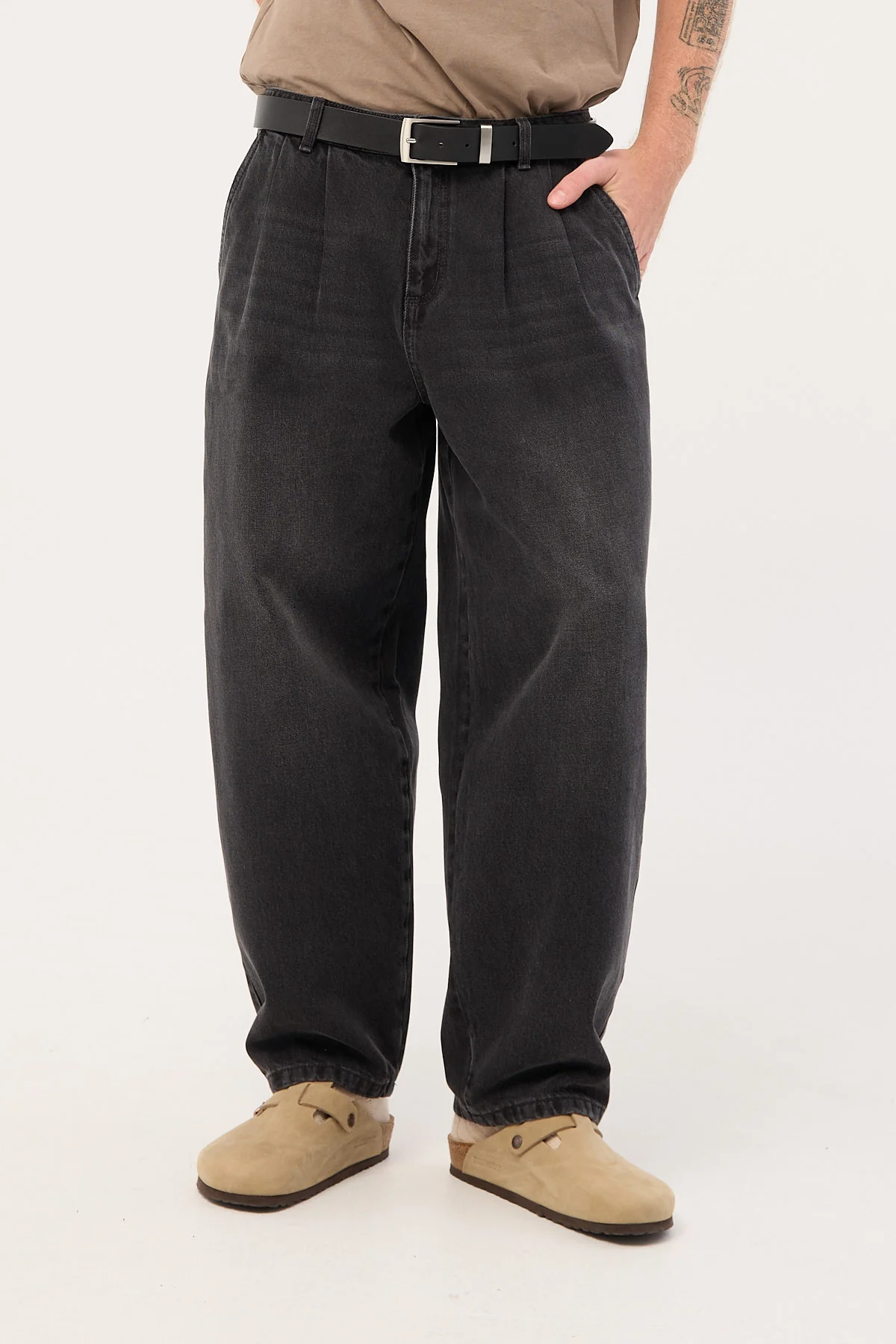 Blanco Pleated Jean Tinted Black
