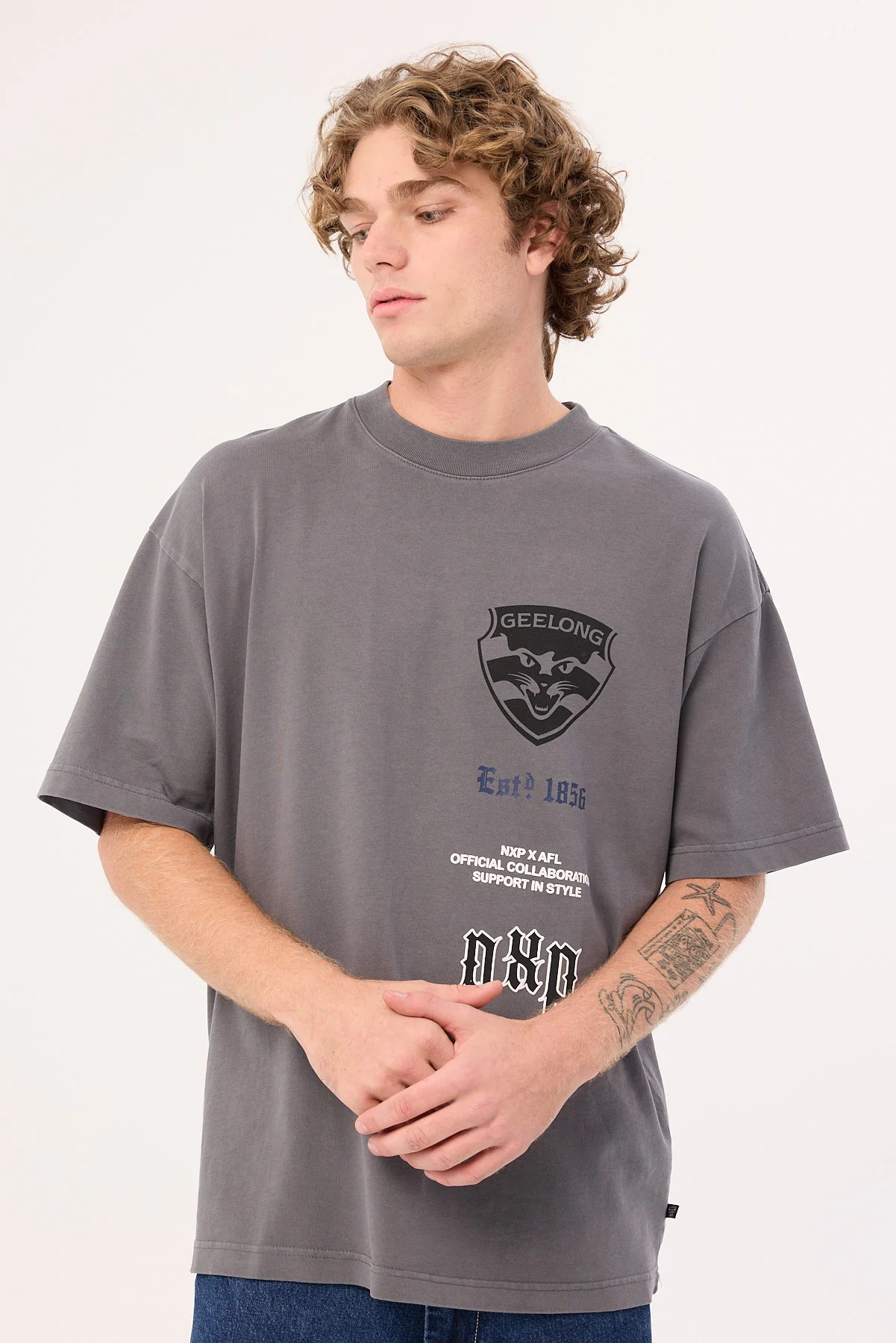 Geelong Stack Tee Pigment Charcoal