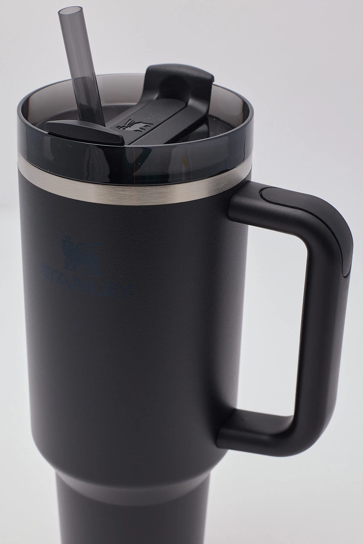 The Quencher H2.O Flowstate Tumbler 40oz Black 2 The Quencher H2.O Flowstate Tumbler 40oz Black